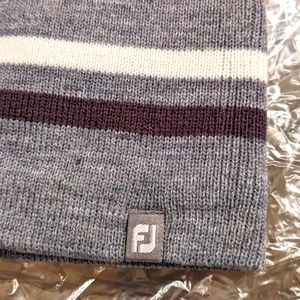 Men's FootJoy NWT Beanie Gray with white and brown stripes fleece lined